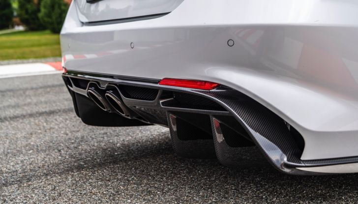 [VIDEO] Prova in pista: Alfa Romeo Giulia GTA e GTAm, la berlina del Biscione oltre ogni limite - Foto 7 di 50