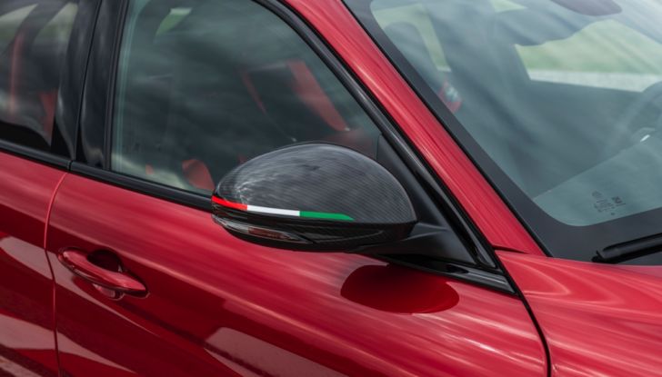 [VIDEO] Prova in pista: Alfa Romeo Giulia GTA e GTAm, la berlina del Biscione oltre ogni limite - Foto 41 di 50