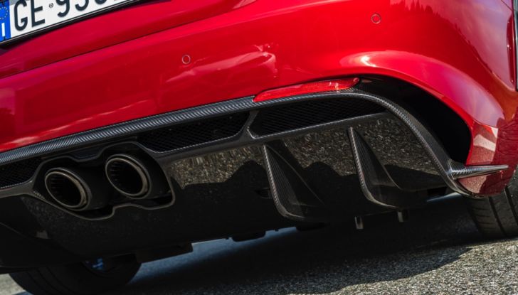 [VIDEO] Prova in pista: Alfa Romeo Giulia GTA e GTAm, la berlina del Biscione oltre ogni limite - Foto 45 di 50