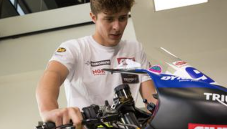 Presentata la Dynavolt Triumph Street Triple 765 RS - Foto 9 di 14