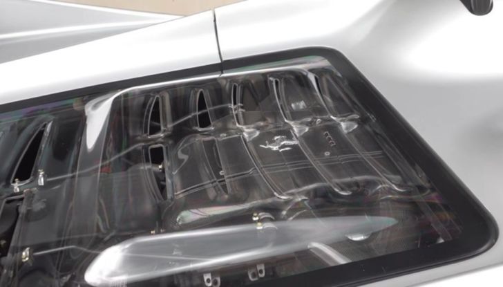 Una Ferrari F50 argento per le strade di Londra - Foto 2 di 8