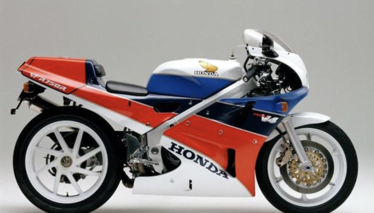 Honda: il programma RC30 Forever arriva in Europa - Foto 8 di 8