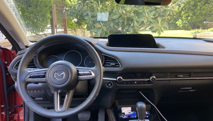 Mazda CX-30 prova su strada della Mild Hybrid da 186 CV - Foto 11 di 11
