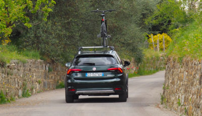 Lotus Emira, prova su strada e prestazioni