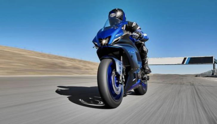 Nuova Yamaha R7: caratteristiche, immagini, motore - Foto 10 di 22