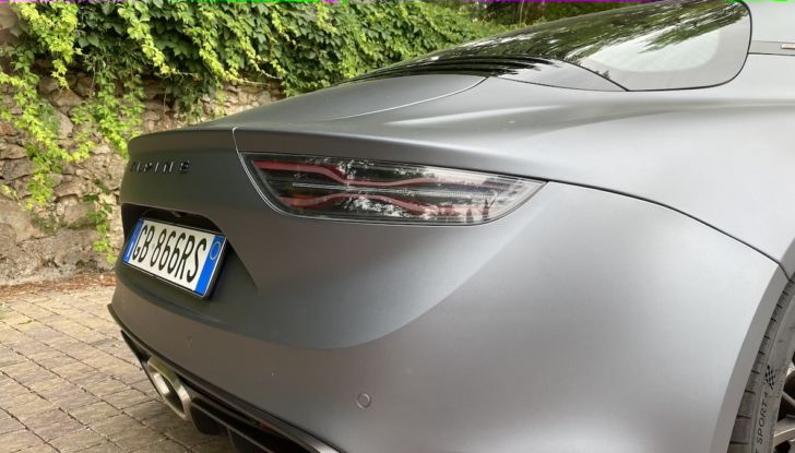Alpine A110S 2021: prova su strada della “sportivetta” francese - Foto 18 di 21