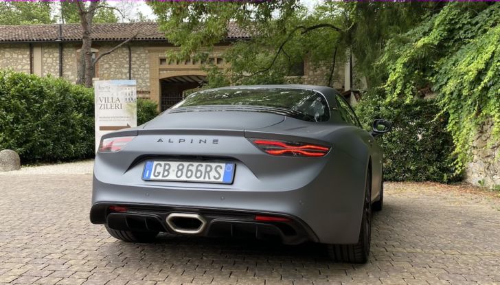 Alpine A110S 2021: prova su strada della “sportivetta” francese - Foto 20 di 21
