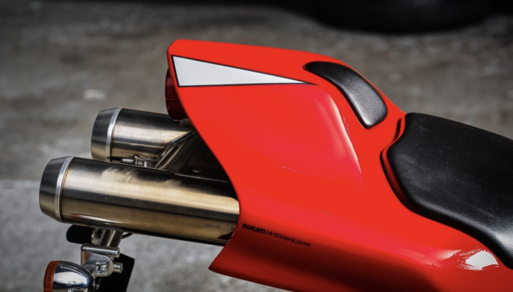 All’asta una Ducati MH900 dedicata a Mike Hailwood - Foto 7 di 10