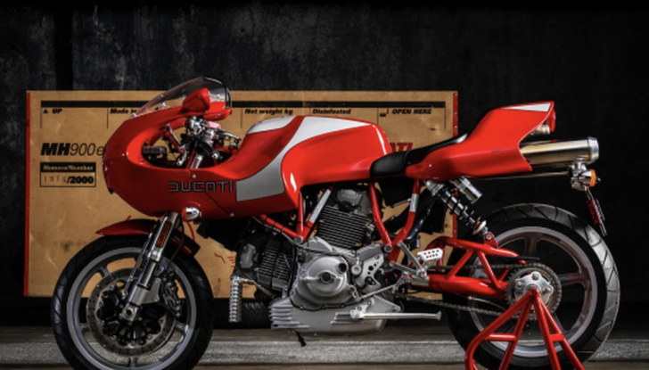 All’asta una Ducati MH900 dedicata a Mike Hailwood - Foto 8 di 10