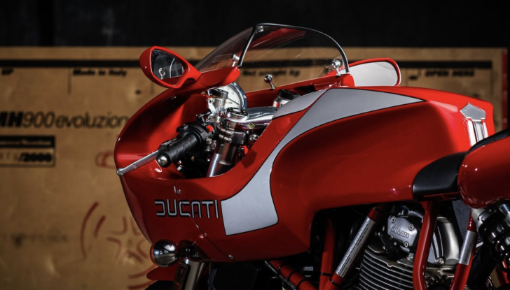 All’asta una Ducati MH900 dedicata a Mike Hailwood - Foto 9 di 10