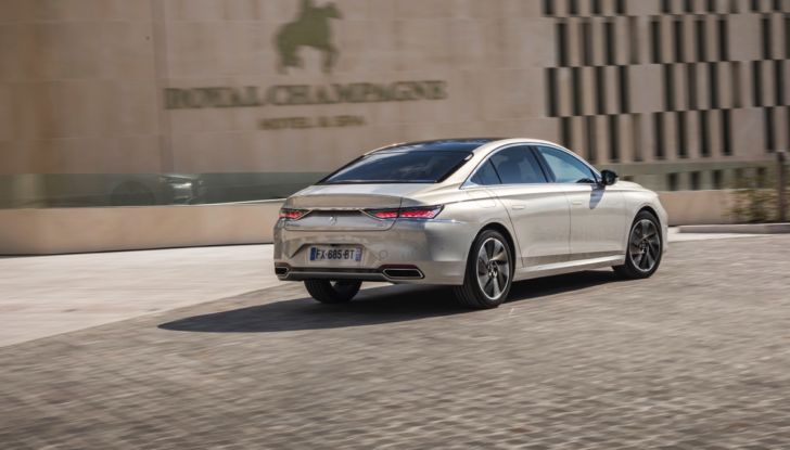 [VIDEO] Prova su strada DS 9 E-Tense, il Plug-In di classe da 225 a 360 cavalli di potenza - Foto 9 di 31