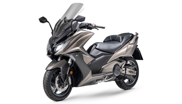 Kymco AK 550 ETS: motore Euro 5 e tante soluzioni pratiche - Foto 17 di 25