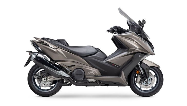 Kymco AK 550 ETS: motore Euro 5 e tante soluzioni pratiche - Foto 21 di 25