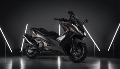 Kymco AK 550 ETS: motore Euro 5 e tante soluzioni pratiche