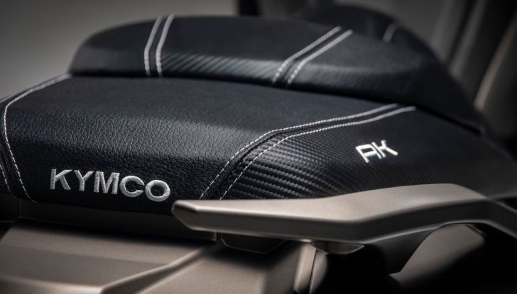Kymco AK 550 ETS: motore Euro 5 e tante soluzioni pratiche - Foto 3 di 25