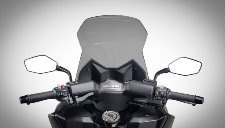 Kymco AK 550 ETS: motore Euro 5 e tante soluzioni pratiche - Foto 5 di 25