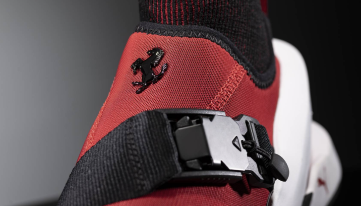 Puma ION F: le sneaker ispirate alla Ferrari SF90 Stradale - Foto 3 di 6