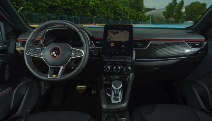 Prova su strada Renault Arkana Full Hybrid, il SUV Coupé ibrido con tre motori [VIDEO] - Foto 2 di 39