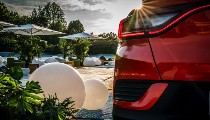 Prova su strada Renault Arkana Full Hybrid, il SUV Coupé ibrido con tre motori [VIDEO] - Foto 15 di 39