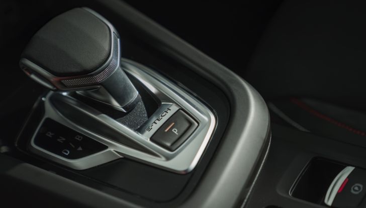 Prova su strada Renault Arkana Full Hybrid, il SUV Coupé ibrido con tre motori [VIDEO] - Foto 17 di 39