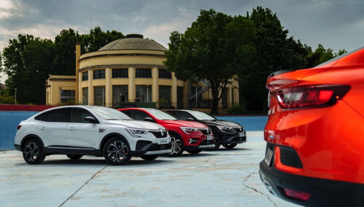 Prova su strada Renault Arkana Full Hybrid, il SUV Coupé ibrido con tre motori [VIDEO] - Foto 5 di 39