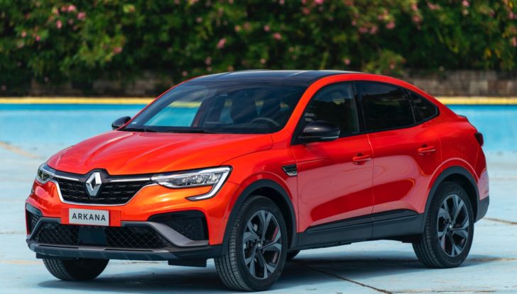 Prova su strada Renault Arkana Full Hybrid, il SUV Coupé ibrido con tre motori [VIDEO] - Foto 10 di 39