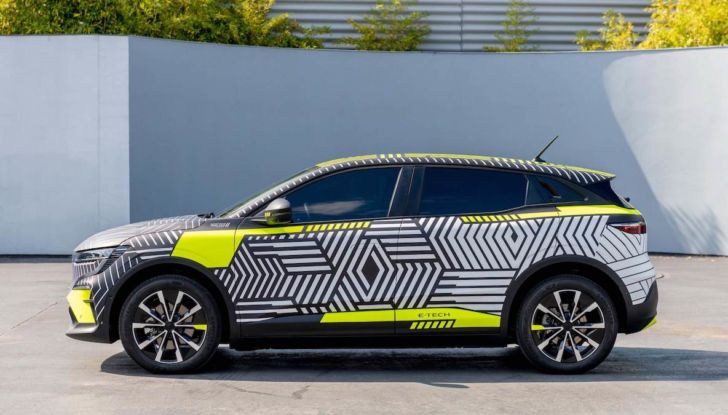 Renault Kadjar: nel 2022 arriva la versione 100% elettrica - Foto 2 di 7