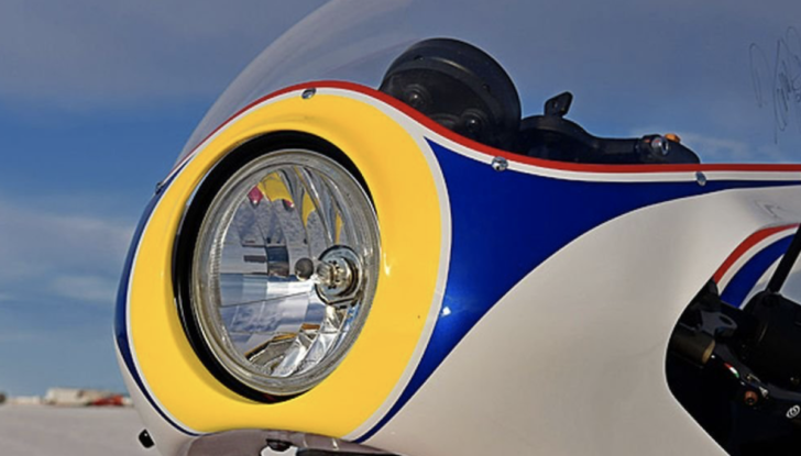 Una Yamaha XSR900 mascherata da TZ750 - Foto 10 di 11