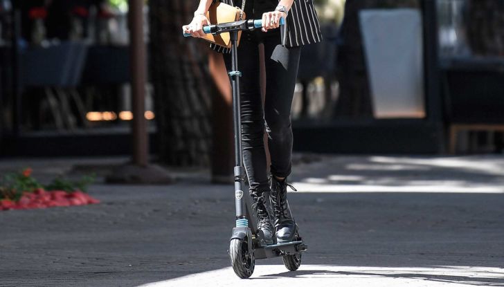 Lancia Ypsilon e-scooter