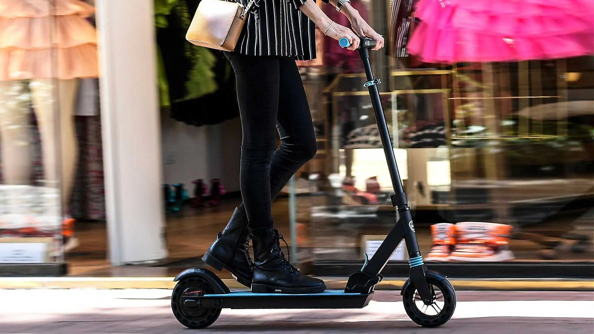 Lancia Ypsilon e-scooter