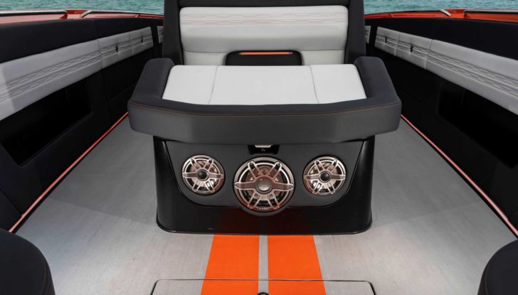 Mercedes AMG Cigarette Nighthawk motoscafo