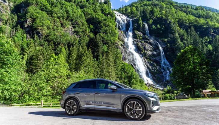 Prova su strada Audi Q4 E-Tron 50, ecco come va il SUV elettrico dei Quattro Anelli da 45.700 euro [VIDEO] - Foto 12 di 58