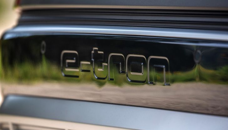 Prova su strada Audi Q4 E-Tron 50, ecco come va il SUV elettrico dei Quattro Anelli da 45.700 euro [VIDEO] - Foto 25 di 58