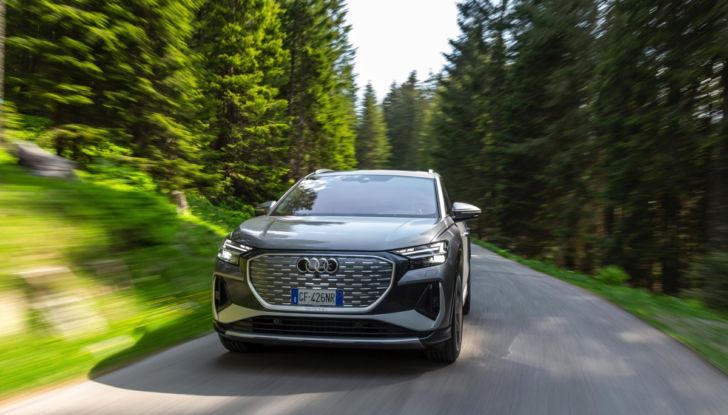 Prova su strada Audi Q4 E-Tron 50, ecco come va il SUV elettrico dei Quattro Anelli da 45.700 euro [VIDEO] - Foto 27 di 58