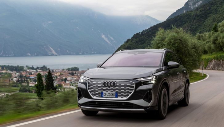 Prova su strada Audi Q4 E-Tron 50, ecco come va il SUV elettrico dei Quattro Anelli da 45.700 euro [VIDEO] - Foto 28 di 58