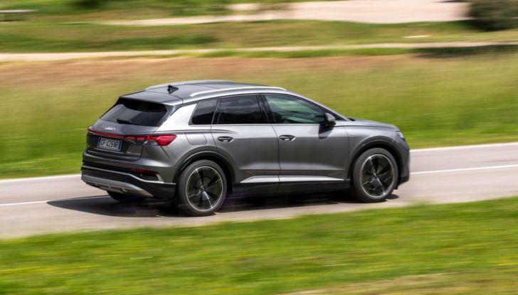 Prova su strada Audi Q4 E-Tron 50, ecco come va il SUV elettrico dei Quattro Anelli da 45.700 euro [VIDEO] - Foto 34 di 58