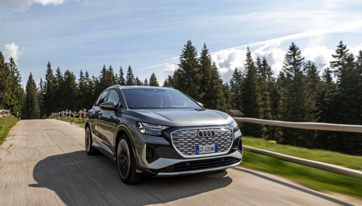 Prova su strada Audi Q4 E-Tron 50, ecco come va il SUV elettrico dei Quattro Anelli da 45.700 euro [VIDEO] - Foto 43 di 58