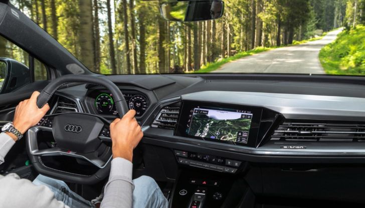 Prova su strada Audi Q4 E-Tron 50, ecco come va il SUV elettrico dei Quattro Anelli da 45.700 euro [VIDEO] - Foto 45 di 58