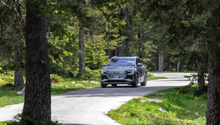 Prova su strada Audi Q4 E-Tron 50, ecco come va il SUV elettrico dei Quattro Anelli da 45.700 euro [VIDEO] - Foto 47 di 58