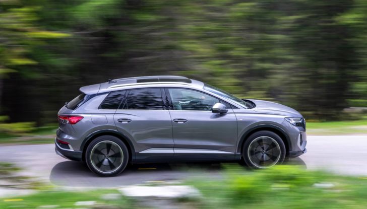 Prova su strada Audi Q4 E-Tron 50, ecco come va il SUV elettrico dei Quattro Anelli da 45.700 euro [VIDEO] - Foto 5 di 58
