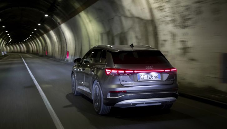 Prova su strada Audi Q4 E-Tron 50, ecco come va il SUV elettrico dei Quattro Anelli da 45.700 euro [VIDEO] - Foto 7 di 58