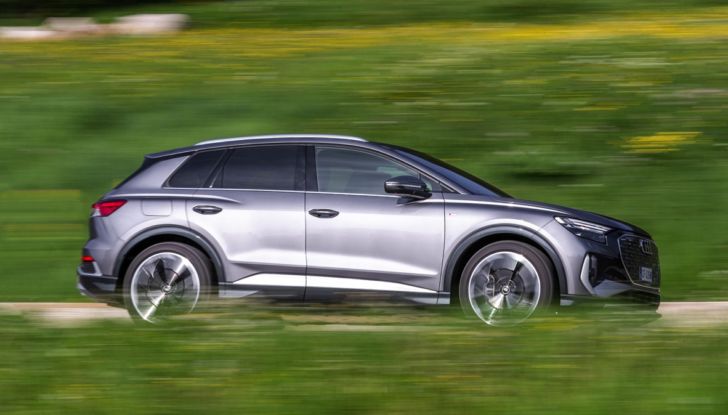 Prova su strada Audi Q4 E-Tron 50, ecco come va il SUV elettrico dei Quattro Anelli da 45.700 euro [VIDEO] - Foto 8 di 58