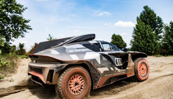 Audi: il futuro passa dal prototipo RS Q e-tron impegnato nella Dakar 2022 - Foto 11 di 20
