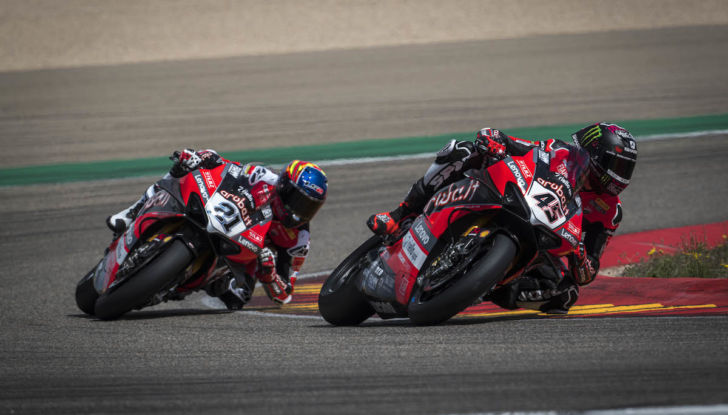 DRE Champs Day: con Ducati si può correre accanto ai campioni della Superbike - Foto 2 di 9