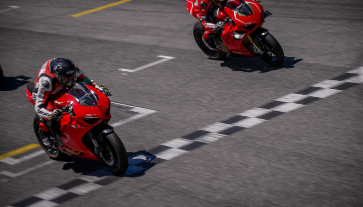 DRE Champs Day: con Ducati si può correre accanto ai campioni della Superbike - Foto 5 di 9