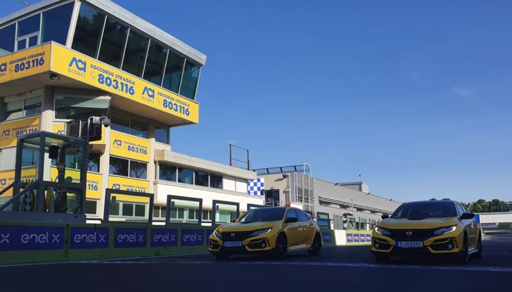 [VIDEO] Prova in pista Honda Civic Type R Limited Edition: un’arma da track day - Foto 16 di 18