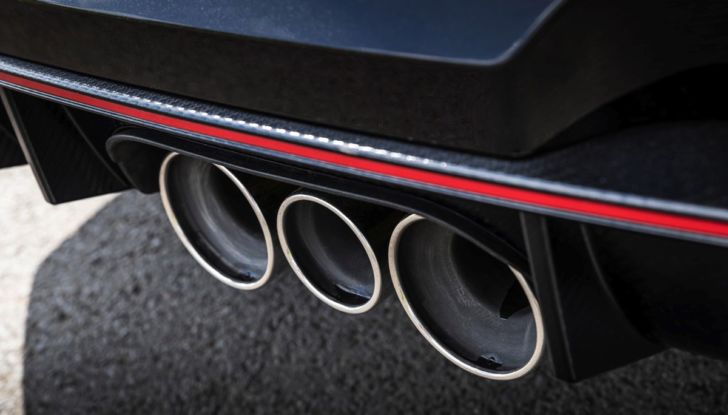 [VIDEO] Prova in pista Honda Civic Type R Limited Edition: un’arma da track day - Foto 4 di 18