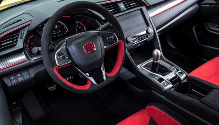 [VIDEO] Prova in pista Honda Civic Type R Limited Edition: un’arma da track day - Foto 7 di 18