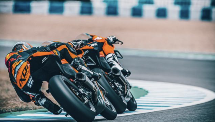 KTM RC 8C, una moto da record anche in fatto di vendite - Foto 1 di 10