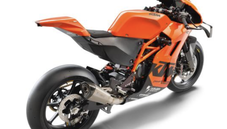 KTM RC 8C, una moto da record anche in fatto di vendite - Foto 5 di 10